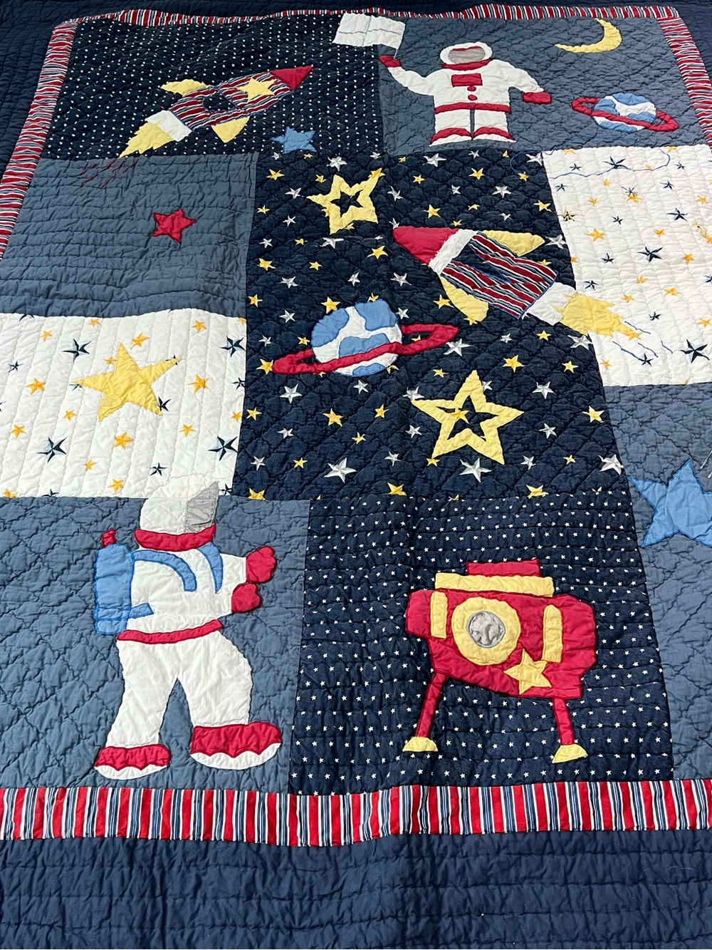 Children's  Outer Space-Themed Quilt Blanket  appliqués of Rockets &Astronauts